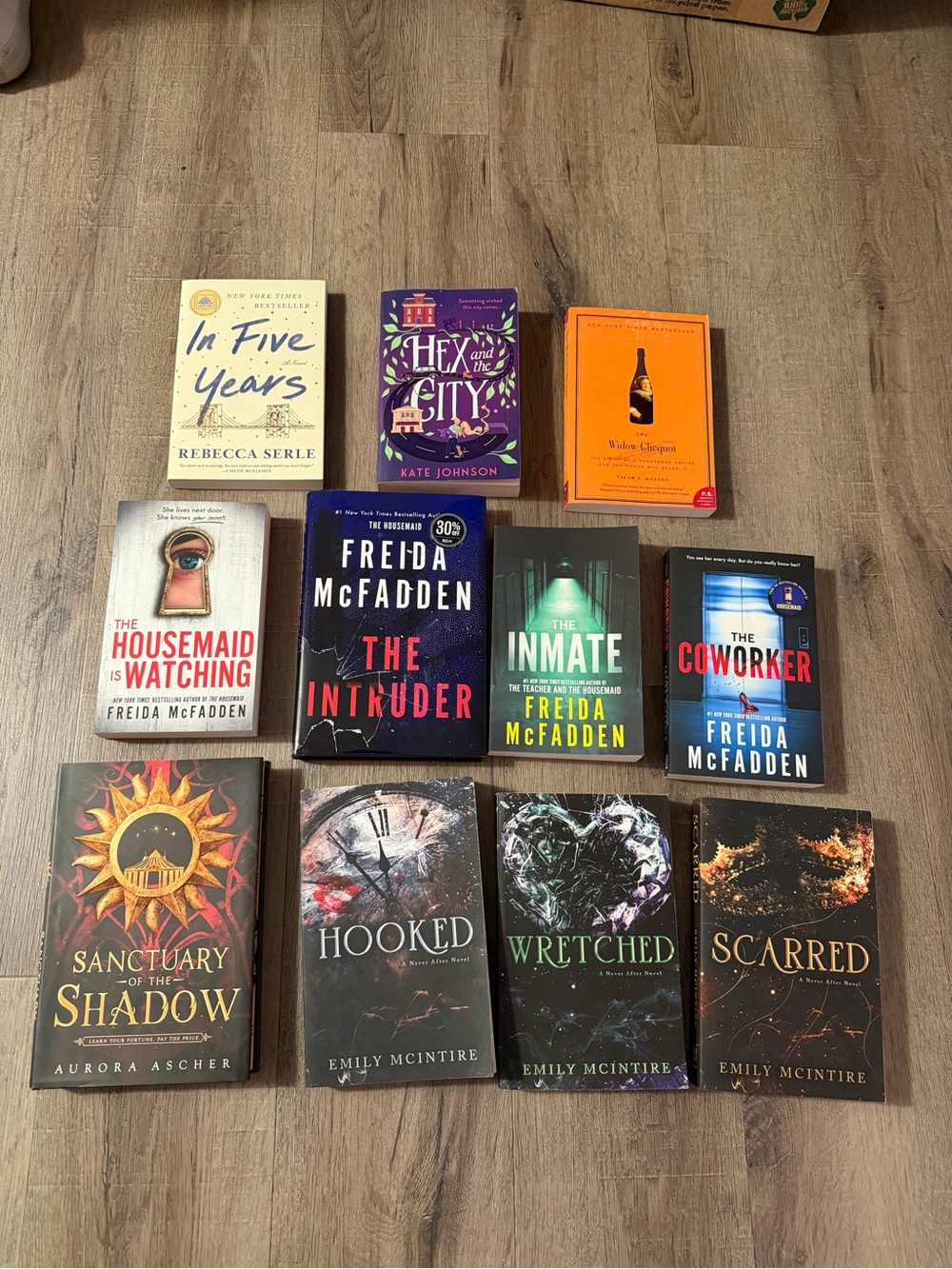 ⚠️Please read description⚠️ Assorted Paperback Books, Mystery & Fantasy